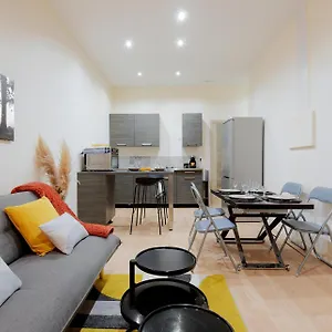 L'appart Chic - Terrasse - Proche Lyon & Tram Appartement